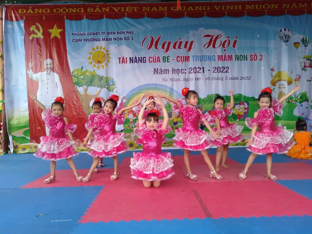 Ngay hoi tai nang cua be cap cum