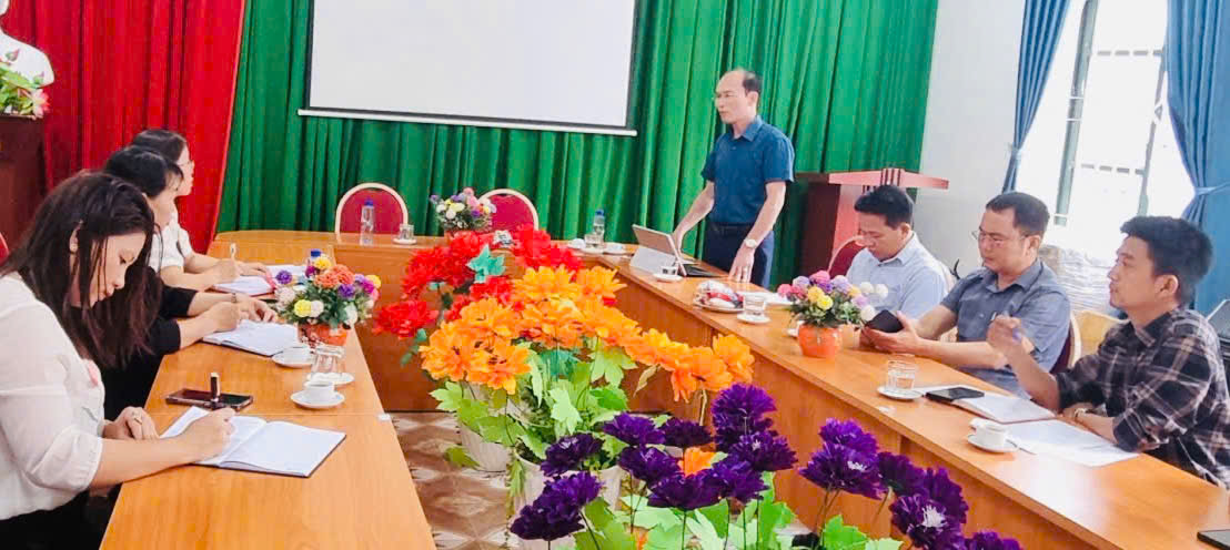 Đoàn công tác Đảng ủy xã Mường Phăng kiểm tra công tác chuẩn bị khai giảng năm học 2025 – 2026
