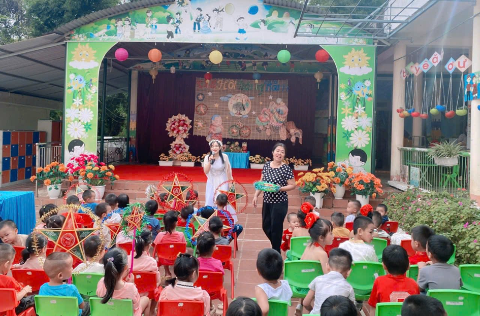 Trường Mầm non số 1 Nà Nhạn tổ chức “Vui hội Trăng rằm”